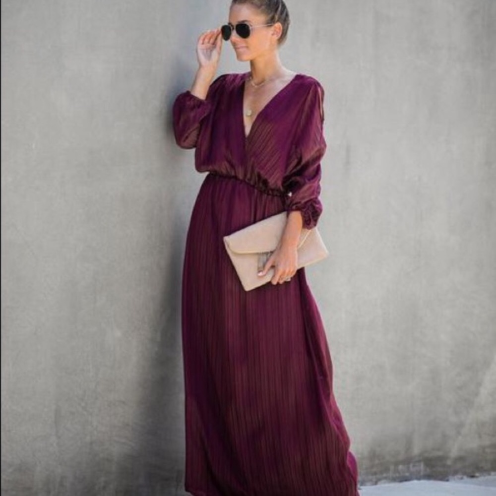 Vici - Striking Cold Shoulder Maxi Dress, Burgundy